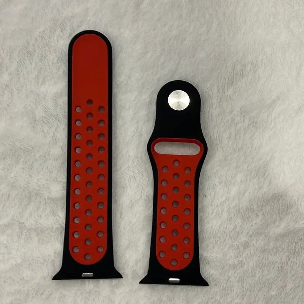 NWOT Apple Watch sports band (38/40)